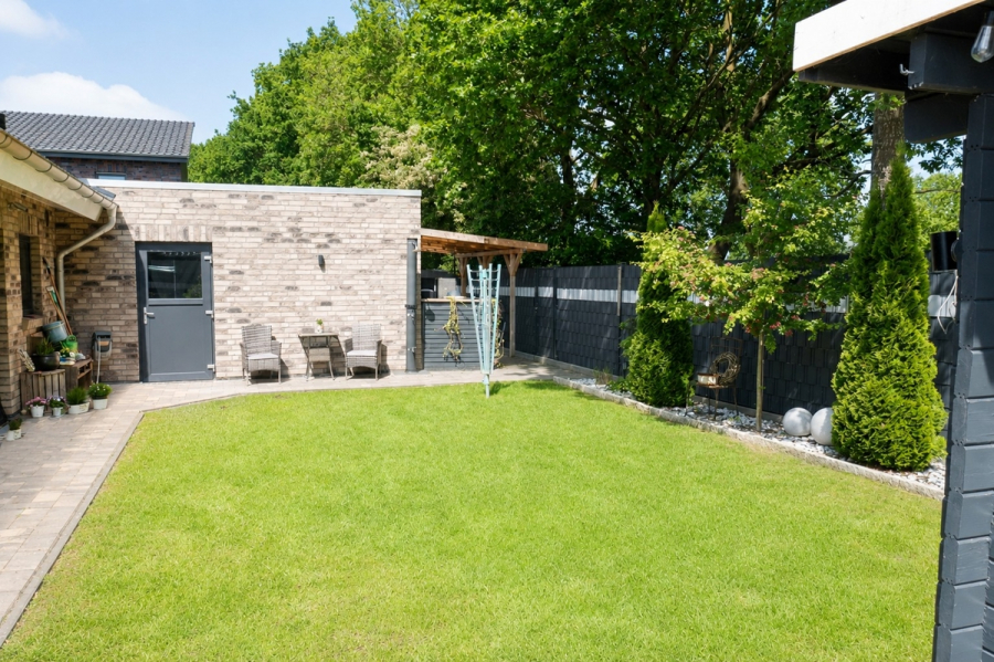 Garten - Ostfriesland erleben, Nordsee genießen: hochwertiges Wohnhaus mit Doppelgarage und Sommergarten in ruhiger Sackgassenlage