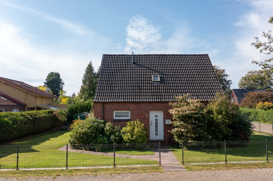 Ansicht Hauseingang - Solides Einfamilienhaus in zentraler Lage von Aurich