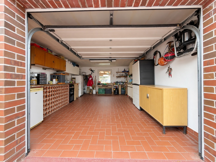 Garage - Ein Platz zum Wohlfühlen – gepflegtes Einfamilienhaus nahe der Nordsee