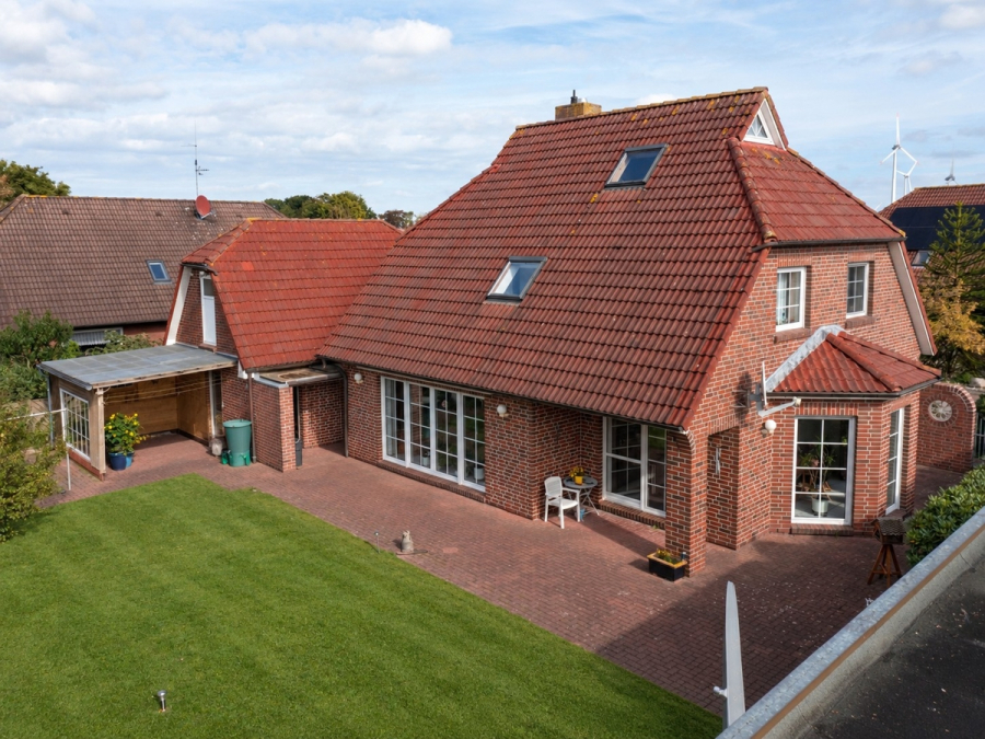 Ansicht Ost- West - Ein Platz zum Wohlfühlen – gepflegtes Einfamilienhaus nahe der Nordsee