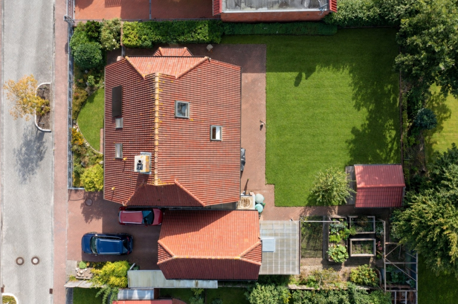 Grundstück von oben - Ein Platz zum Wohlfühlen – gepflegtes Einfamilienhaus nahe der Nordsee
