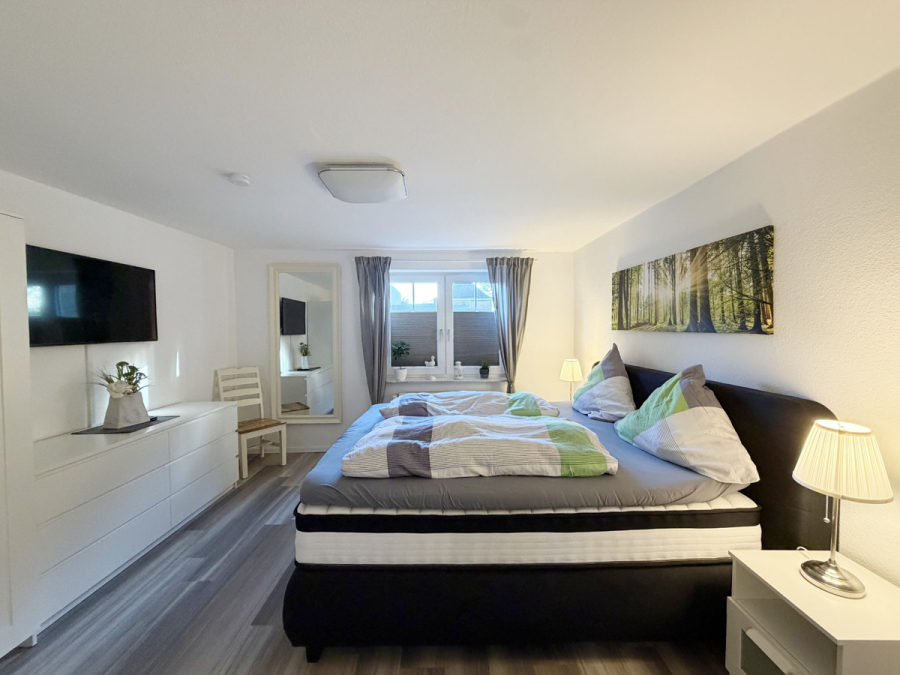 Schlafzimmer - Gepflegtes Wohnhaus in der Esenser Altstadt für lukrative Ferienvermietung oder Eigennutzung
