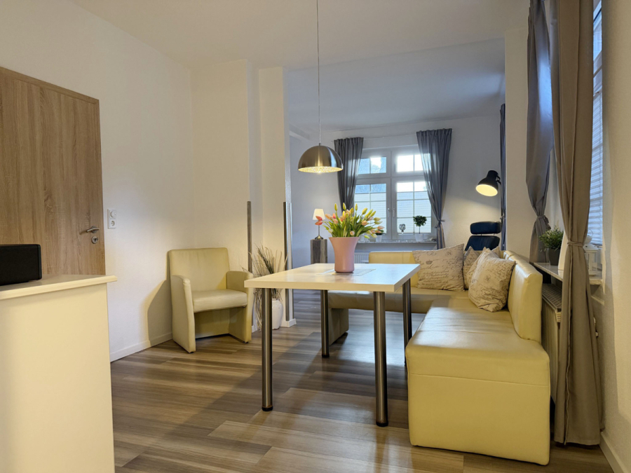 weitere Ansicht Essbereich - Gepflegtes Wohnhaus in der Esenser Altstadt für lukrative Ferienvermietung oder Eigennutzung