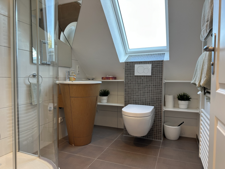 Duschbad DG - Kernsaniertes Schmuckstück mit großem Grundstück an der Nordsee!