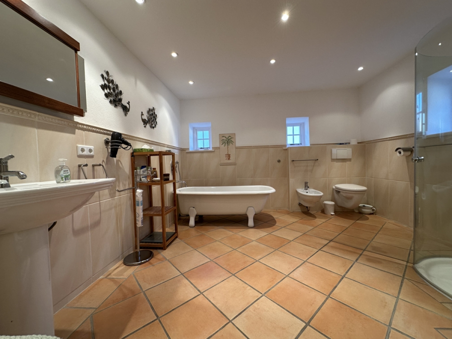 Vollbad EG - Kernsaniertes Schmuckstück mit großem Grundstück an der Nordsee!