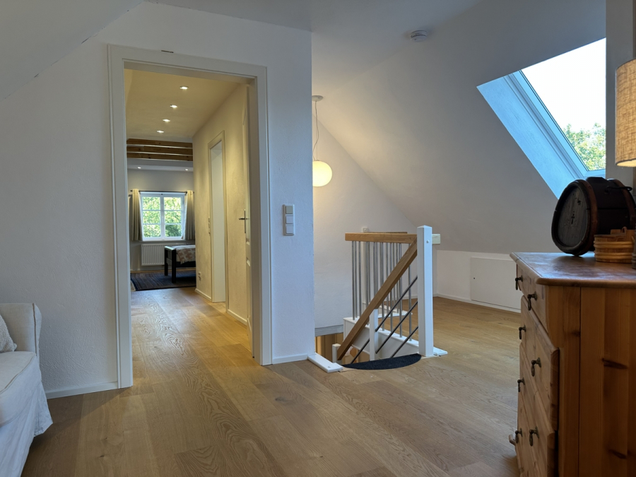 Flur DG - Kernsaniertes Schmuckstück mit großem Grundstück an der Nordsee!