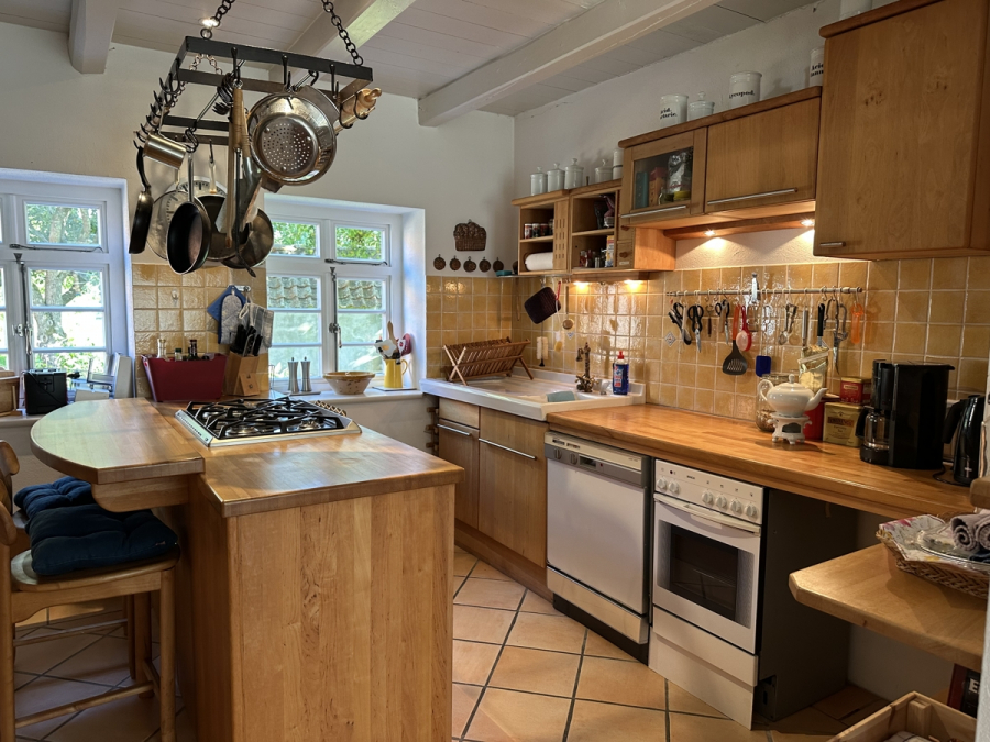 Weitere Ansicht Küche - Kernsaniertes Schmuckstück mit großem Grundstück an der Nordsee!