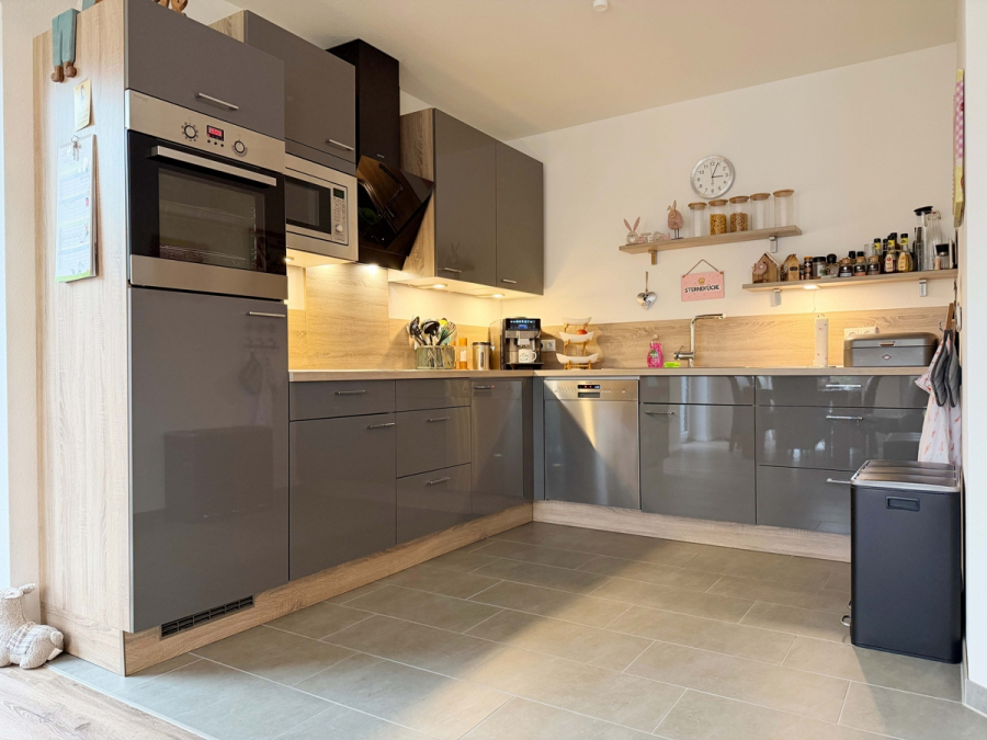 Küche - Zentral in Esens: Energieeffiziente Doppelhaushälfte zur Miete