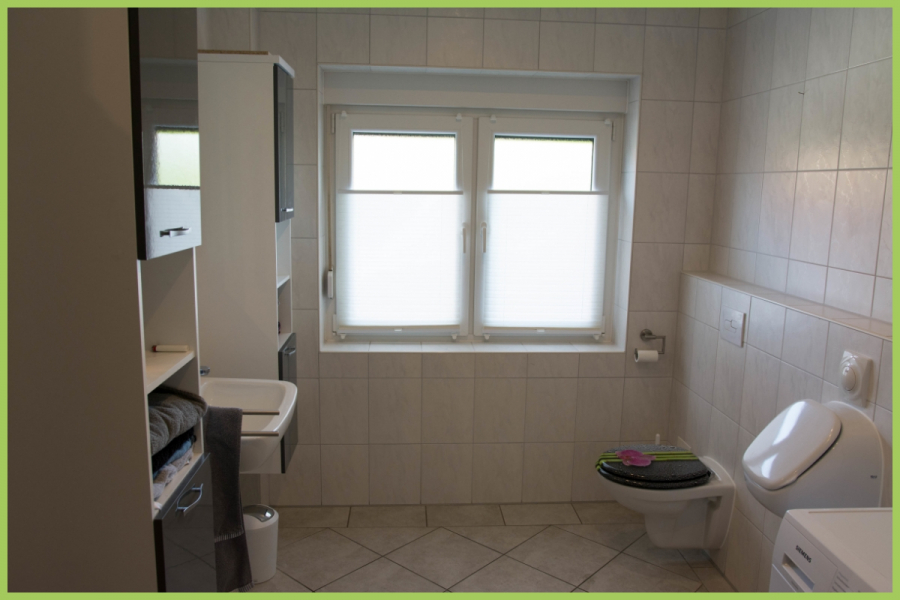 Duschbad - Kapitalanleger aufgepasst! Gepflegtes MFH in bevorzugter Lage!