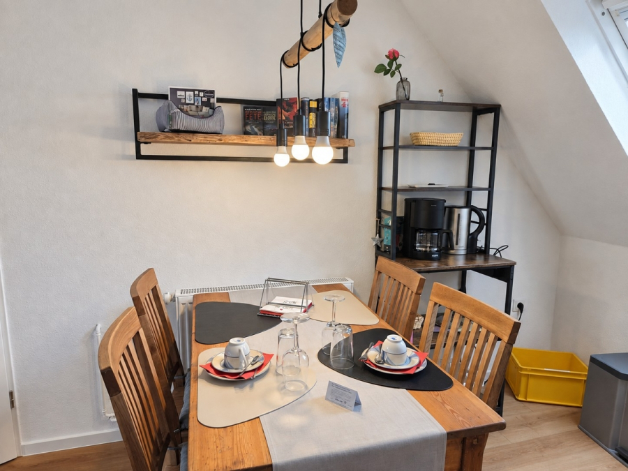 Sitzbereich Küche - Renovierte OG-Wohnung in Sackgassenlage nahe der Nordsee