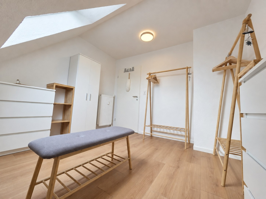 Ankleidezimmer - Renovierte OG-Wohnung in Sackgassenlage nahe der Nordsee