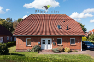 Helle Obergeschosswohnung mit Loggia und Garage, 26556 Westerholt / Willmsfeld, Dachgeschosswohnung