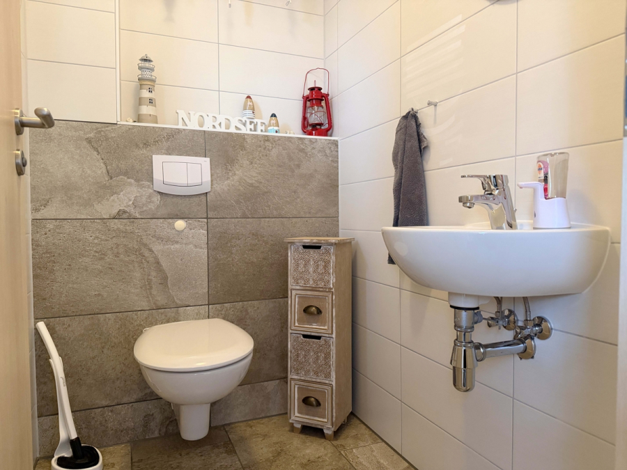 Gäste WC - Doppelhaushälfte mit Neubaucharakter