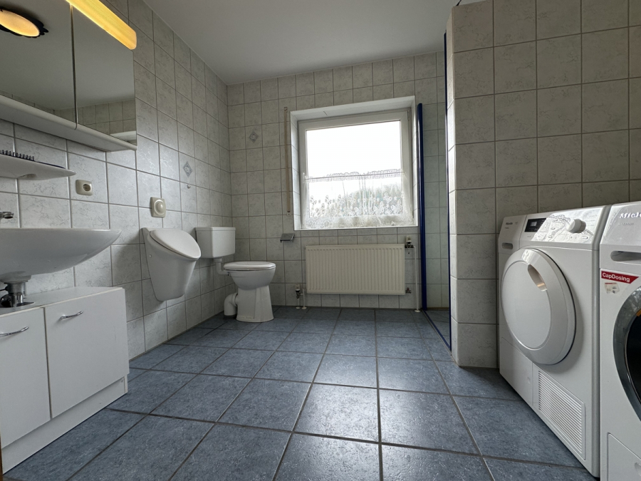 Duschbad EG - Einfamilienhaus mit Doppelgarage in bevorzugter Lage