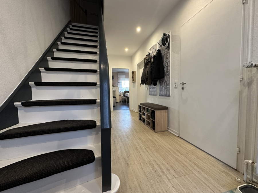 Flur EG - Solides Einfamilienhaus in ländlicher Umgebung